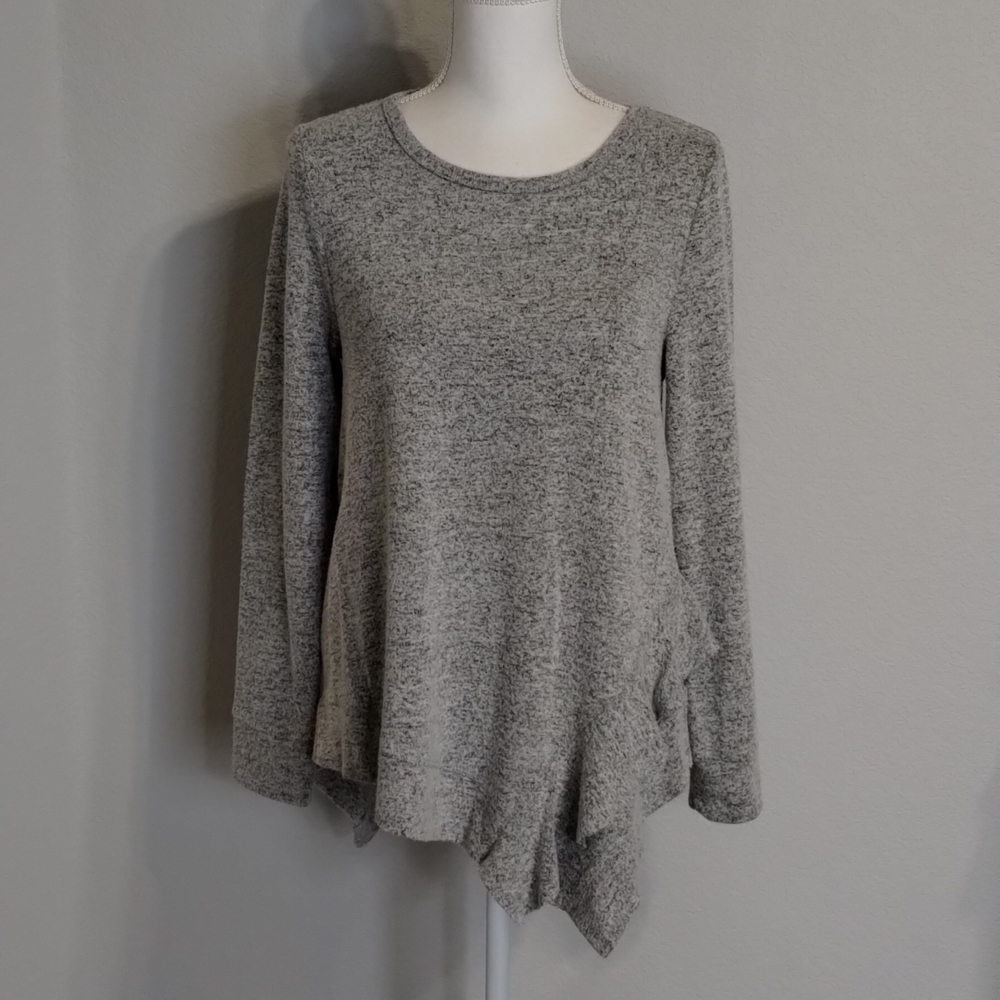 CUPIO Gray Asymmetrical Ruffle  Long Sleeve Size Medium